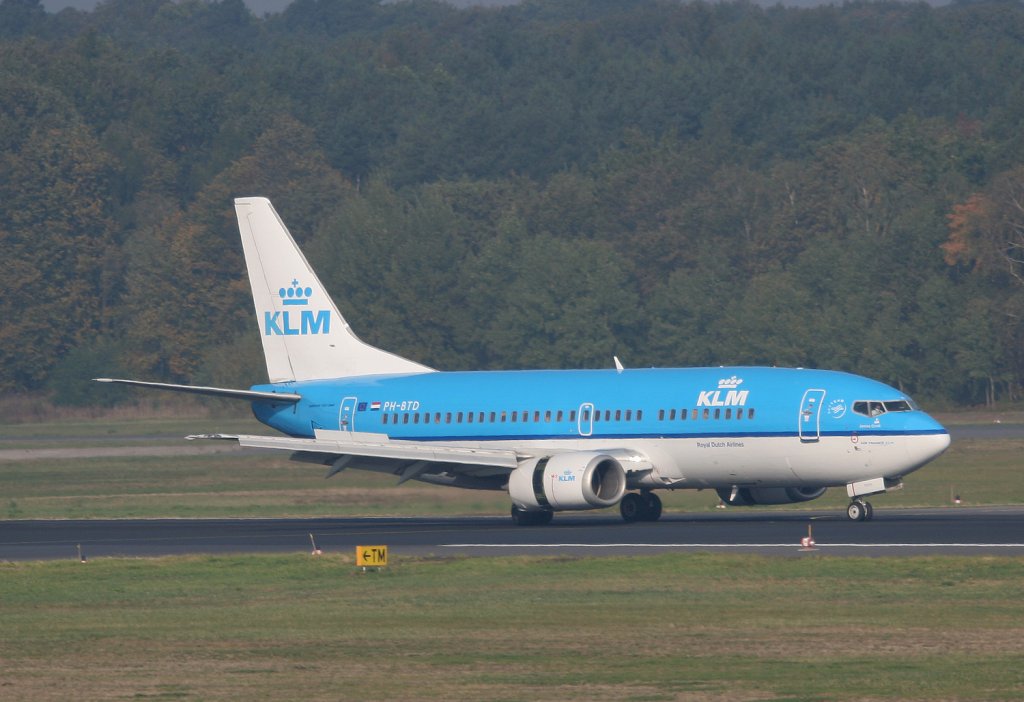 KLM B 737-306 PH-BTD nach der Landung in Berlin-Tegel am 09.10.2010