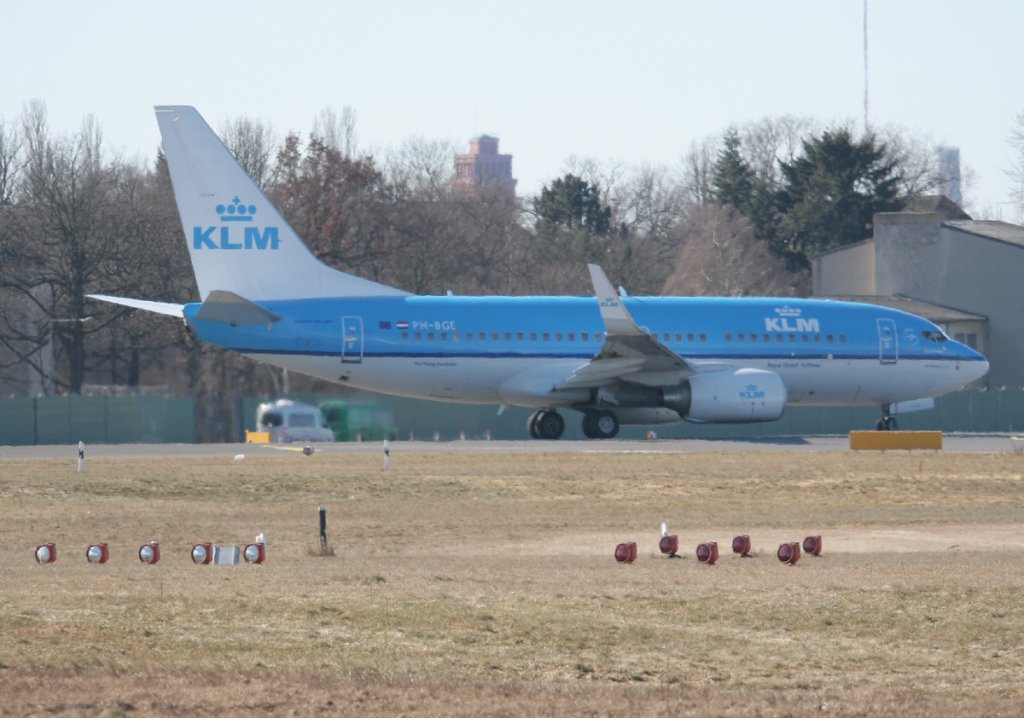 KLM B 737-7K2 PH-BGE am 06.03.2011 auf dem Flughafen Berlin-Tegel
