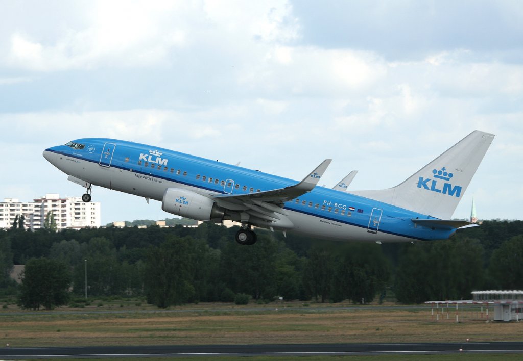 KLM B 737-7K2 PH-BGG beim Start in Berlin-Tegel am 25.06.2011