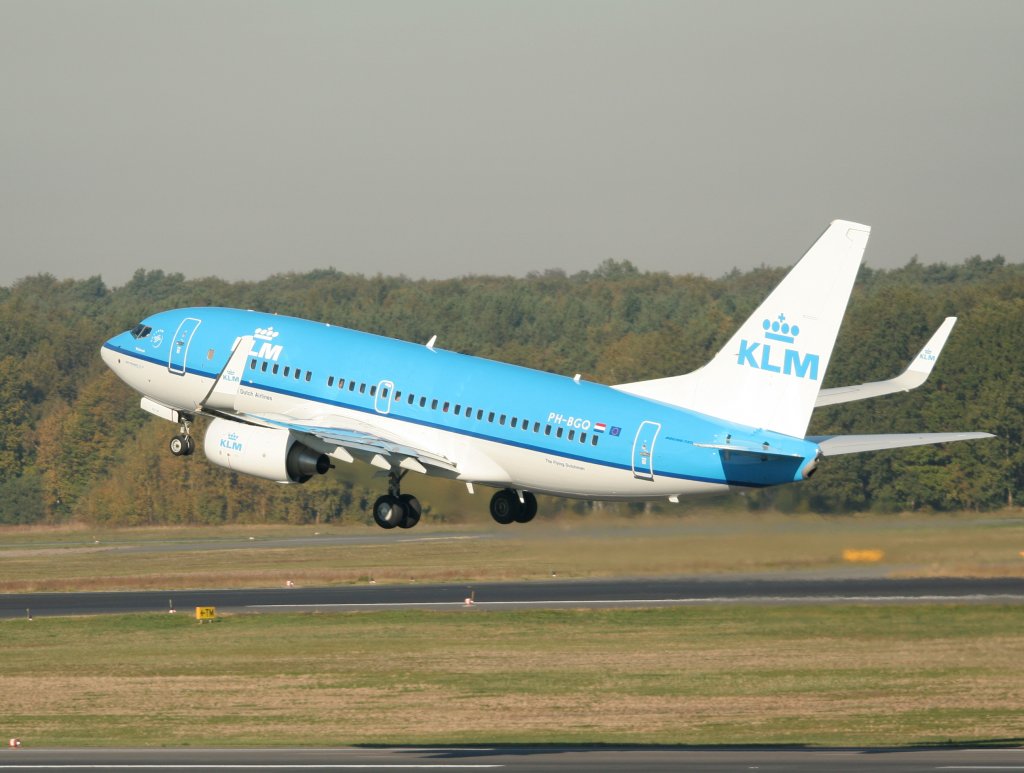 KLM B 737-7K2 PH-BGQ beim Start in Berlin-Tegel am 15.10.2011