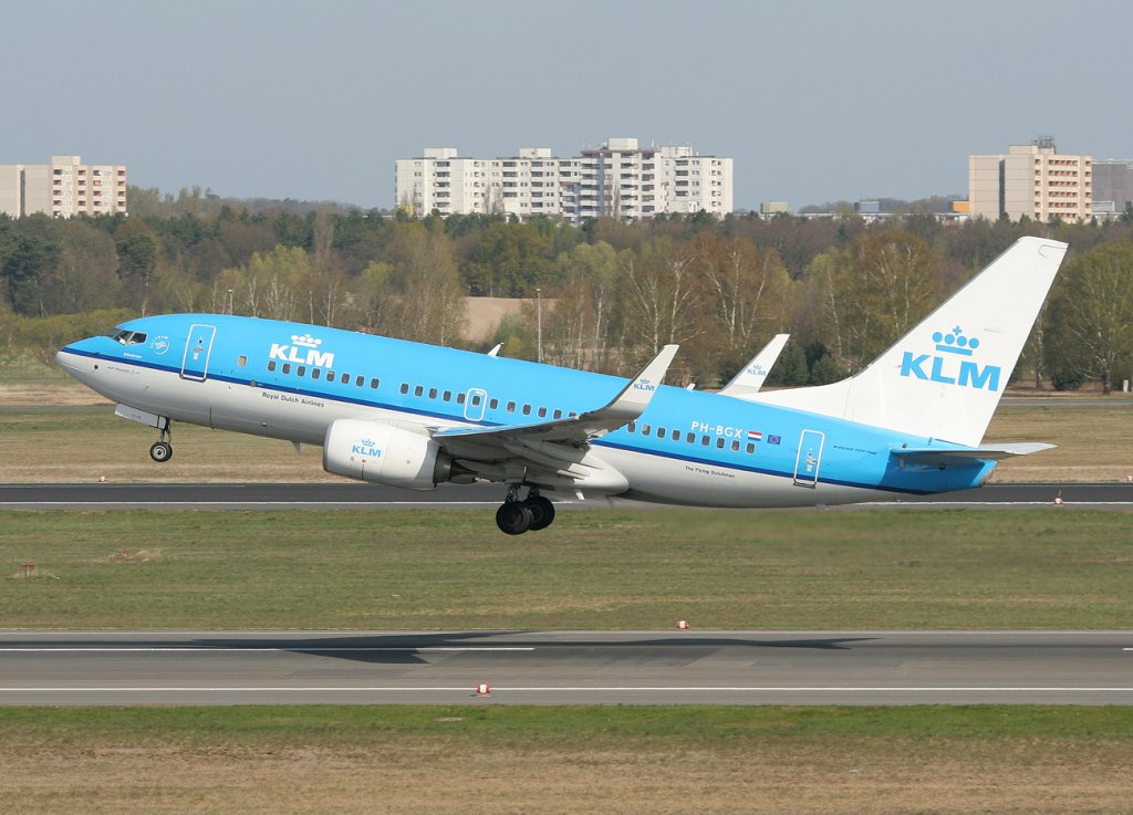 KLM B 737-7K2 PH-BGX beim Start in Berlin-Tegel am 21.04.2012