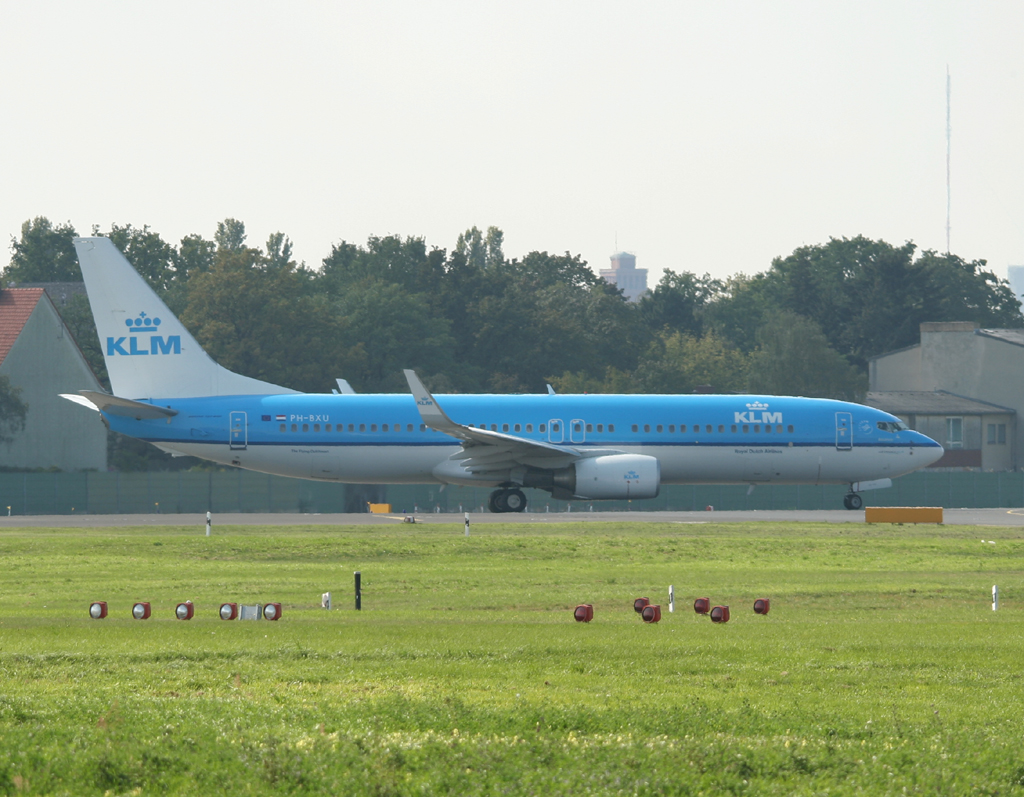 KLM B 737-8K2 PH-BXU kurz vor dem Start in Berlin-Tegel am 17.09.2011
