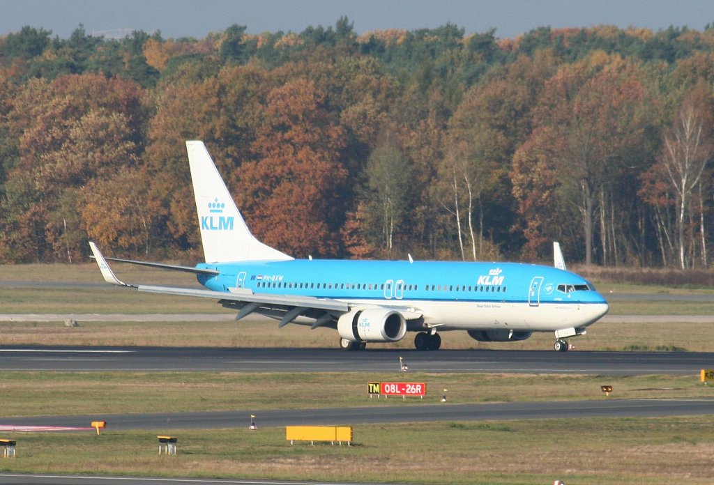 KLM B 737-8K2(WL) PH-BXW bei der Landung in Berlin-Tegel am 31.10.2009