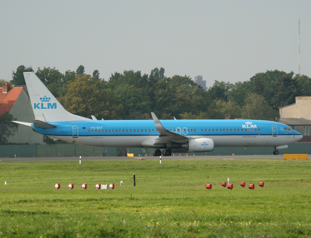 KLM B 737-9K2 PH-BXT kurz vor dem Start in Berlin-Tegel am 17.09.2011