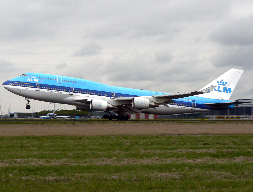 KLM B747-400 PH-BFS beim Takeoff auf 24 in AMS / EHAM / Amsterdam am 12.07.2007