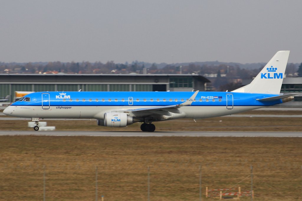 KLM cityhopper 
Embraer ERJ-190-100STD 
PH-EZD 
STR Stuttgart [Echterdingen], Germany
12.02.11