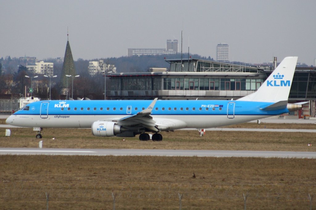 KLM cityhopper 
Embraer ERJ-190-100STD 
PH-EZD
STR Stuttgart [Echterdingen], Germany
12.02.11
