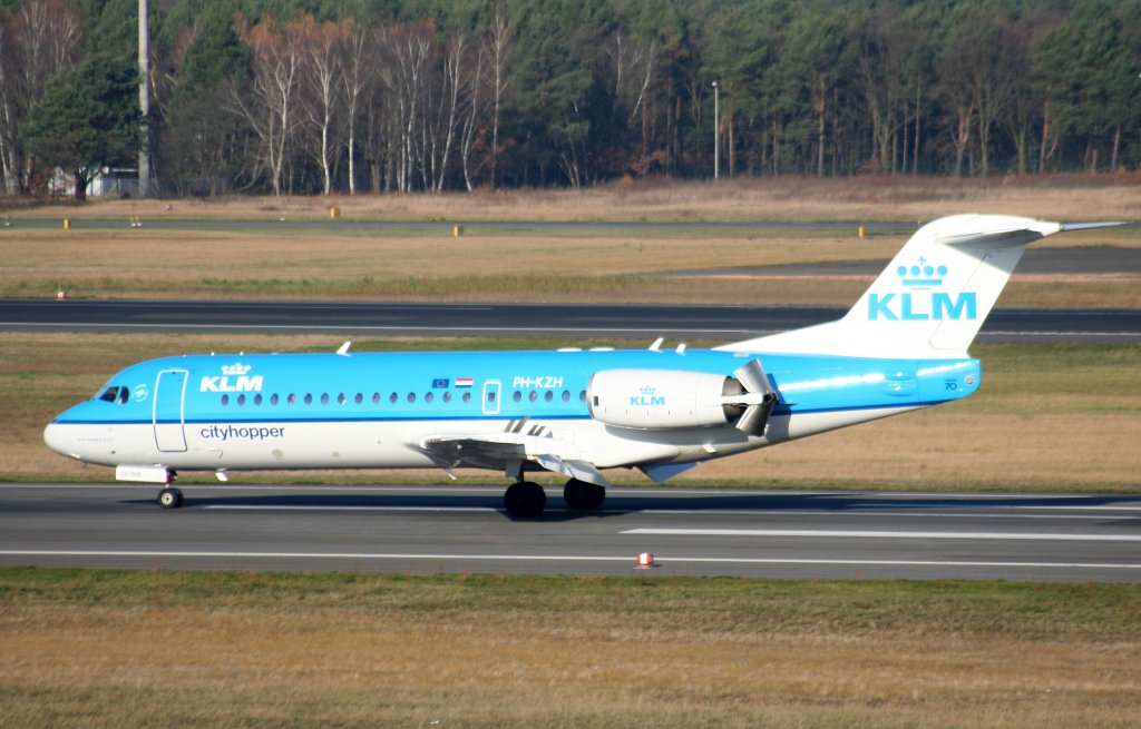 KLM Cityhopper Fokker 70 PH-KZH unmittelbar nach der Landung in Berlin-Tegel am 21.11.2009