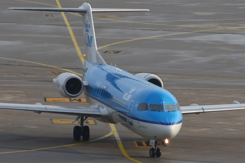 KLM cityhopper 
Fokker F-70 
PH-KZD 
Stuttgart
28.11.10