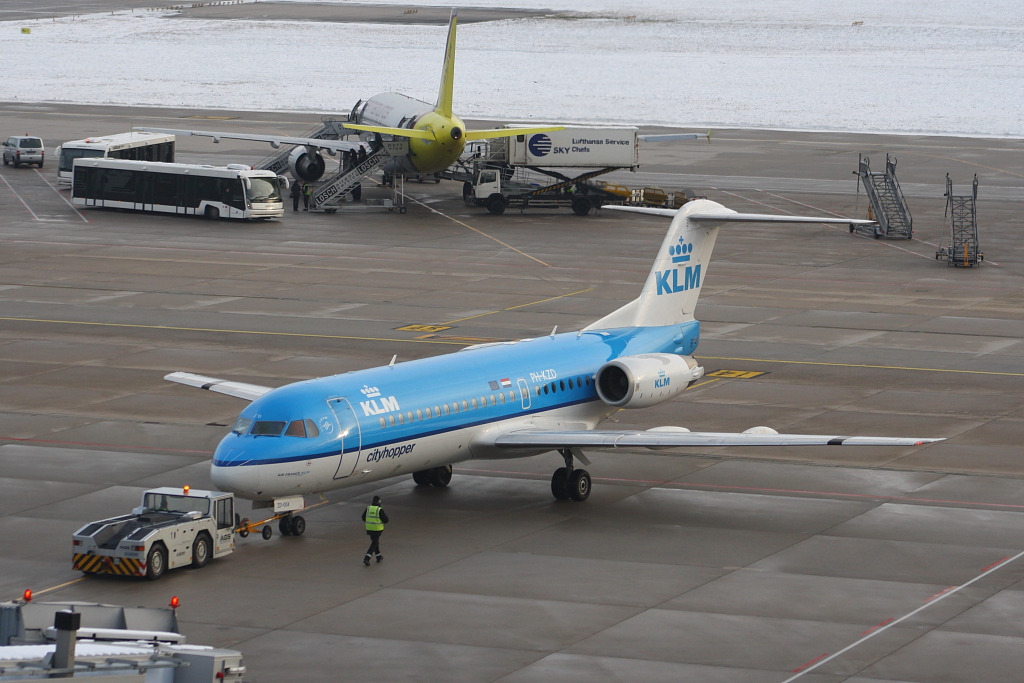 KLM cityhopper 
Fokker F-70 
PH-KZD 
Stuttgart
28.11.10