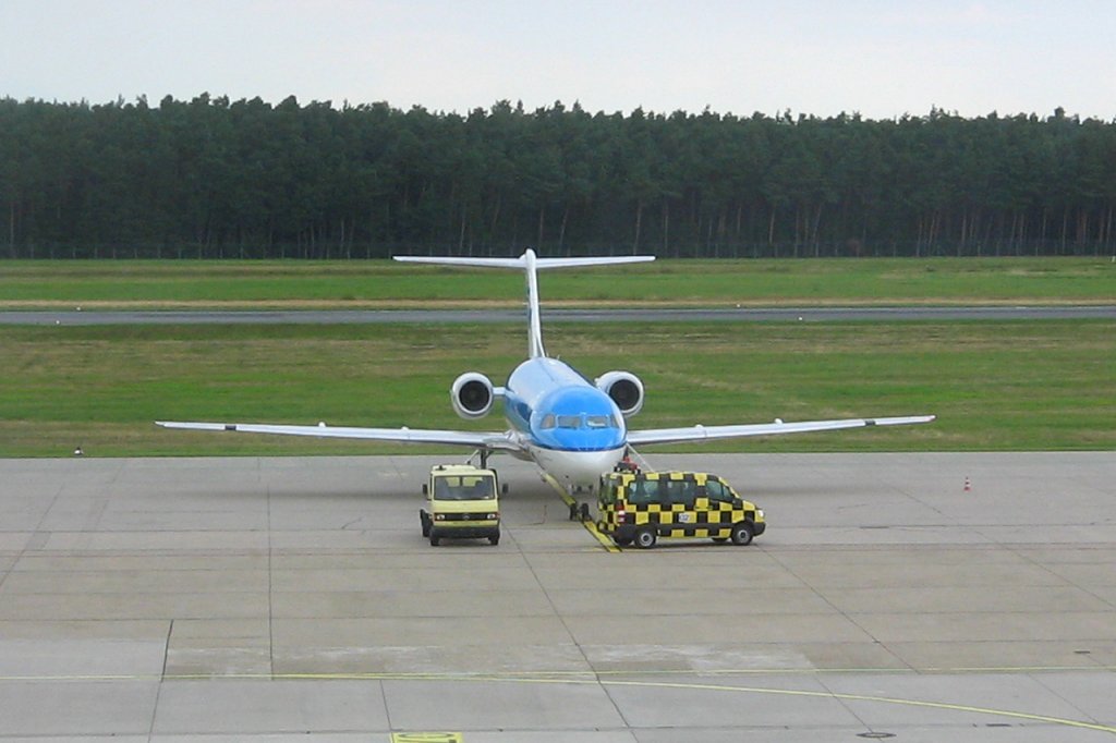 KLM cityhopper
Fokker F-70
NUE Nuernberg (Nurnberg,Nuremburg), Germany
19.08.2007
