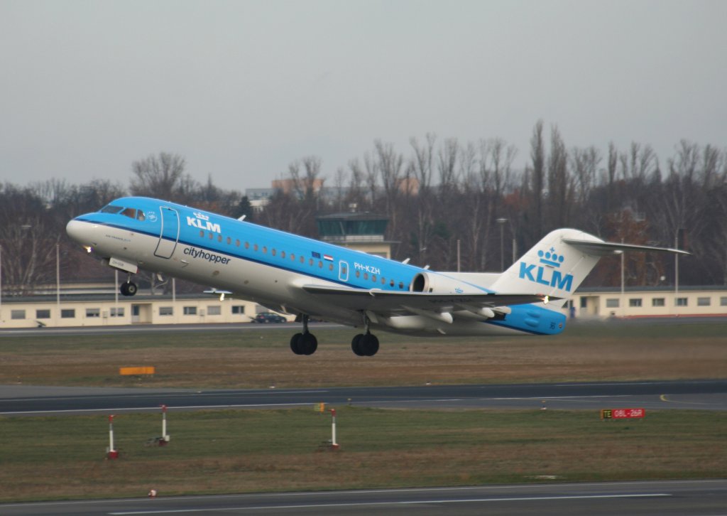 KLM Ciyhopper Fokker 70 PH-KZH beim Start in Berlin-Tegel am 21.11.2009