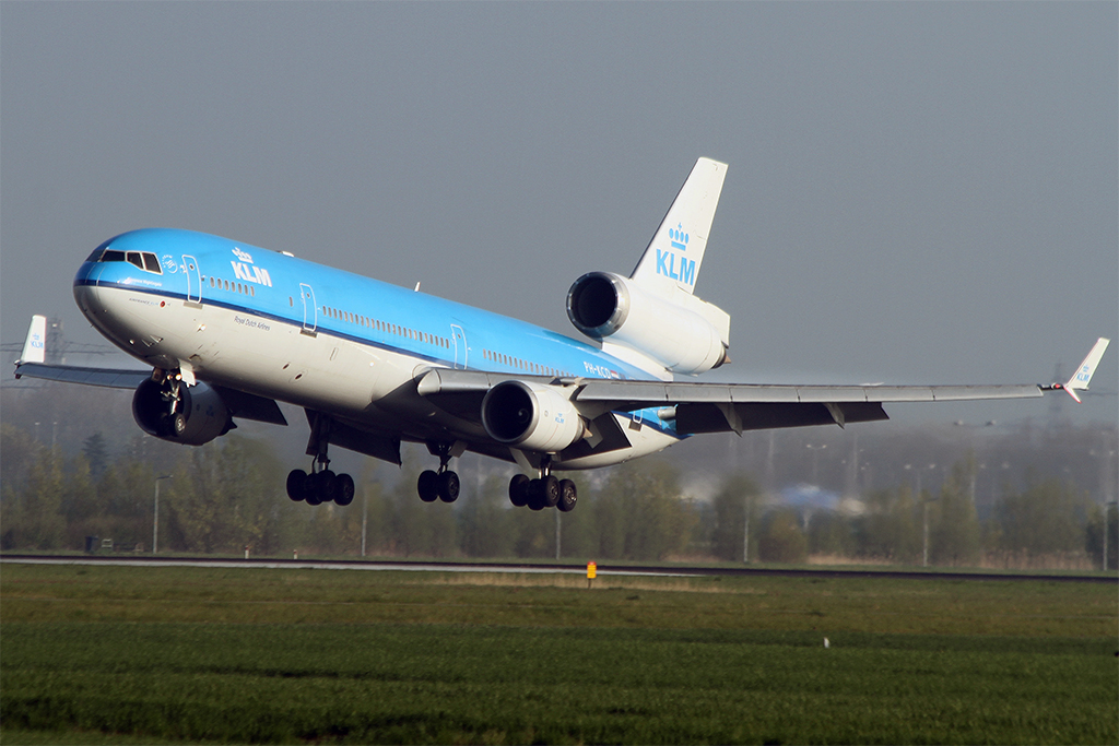 KLM MD11 in AMS am 05.05.2013