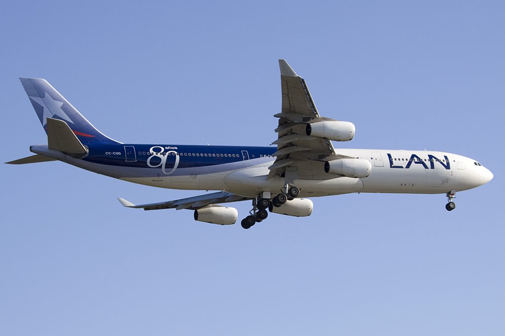 LAN, CC-CQG, Airbus, A340-313X, 31.08.2009, FRA, Frankfurt, Germany 



