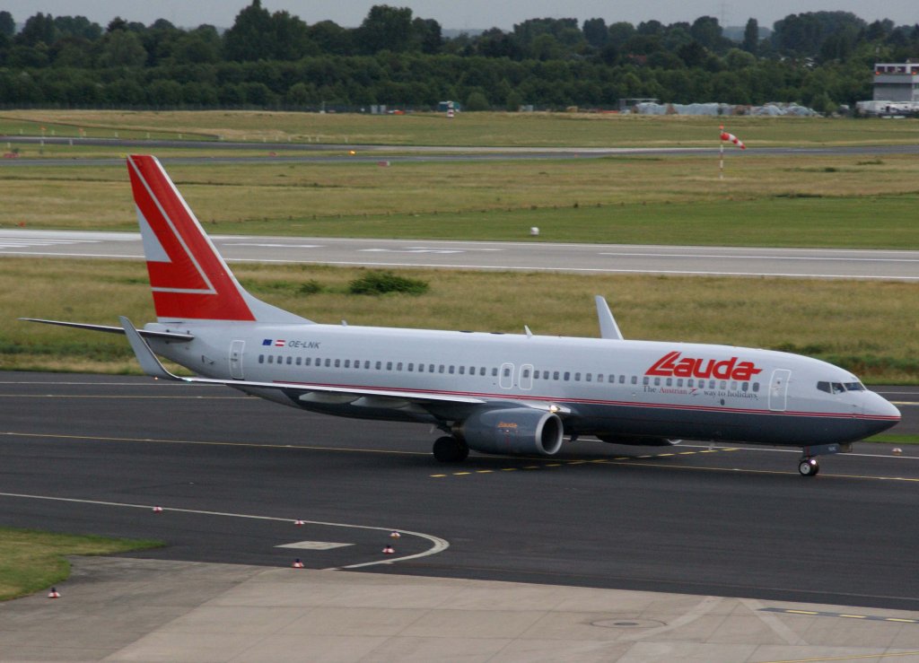 Lauda (Austrian Airlines), OE-LNK  Freddie Mercury , Boeing 737-800 WL, 10.06.2011, DUS-EDDL, Dsseldorf, Germany 

