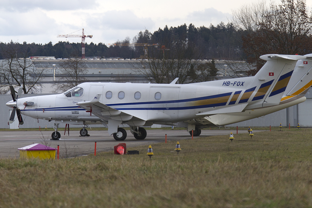 Lions Air, HB-FOX, Pilatus, PC-12-45, 15.01.2011, ZRH, Zuerich, Switzerland 



