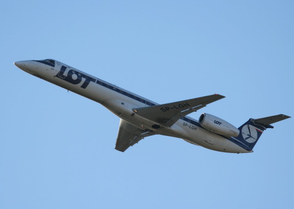 LOT Embraer ERJ-145MP SP-LGH beim Start in Berlin-Tegel am 12.02.2011