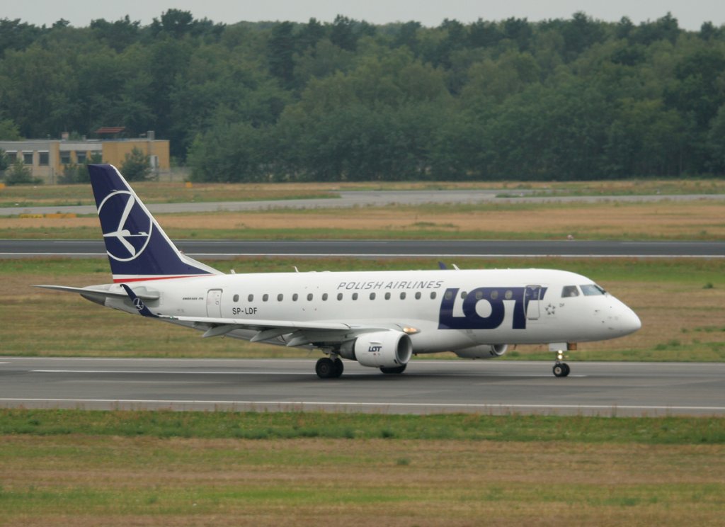 LOT Embraer ERJ-170-100LR SP-LDF beim Start in Berlin-Tegel am 03.07.2012