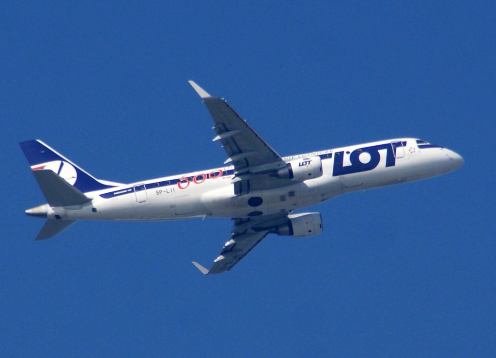 LOT Polish Airlines, SP-LII, Embraer RJ-175 SU (600. Embraer-Jet), 2010.10.13, FRA-EDDF, Frankfurt, Germany 

