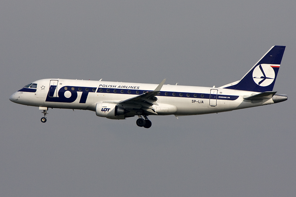 LOT, SP-LIA, Embraer, 175, 02.04.2010, FRA, Frankfurt, Germany


