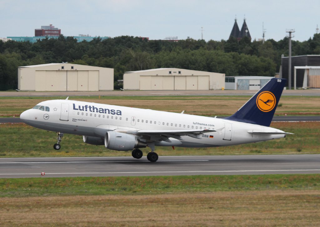 Lufthansa A 319-112 D-AIBB  Aalen  beim Start in Berlin-Tegel am 21.07.2012