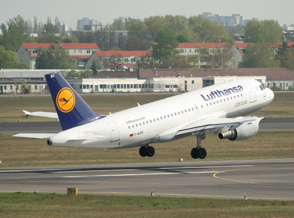 Lufthansa A 319-112 D-AIBG  Kirchheim unter Teck  beim Start in Berlin-Tegel am 28.04.2012