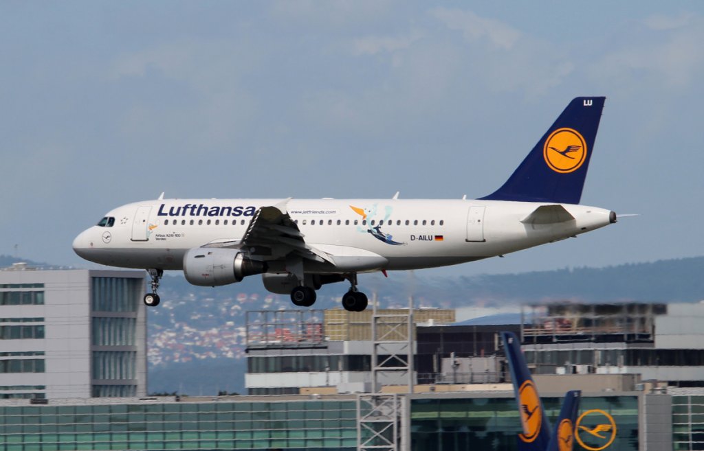 Lufthansa A 319-114 D-AILU  Verden  bei der Landung in Frankfurt am Main am 16.08.2012