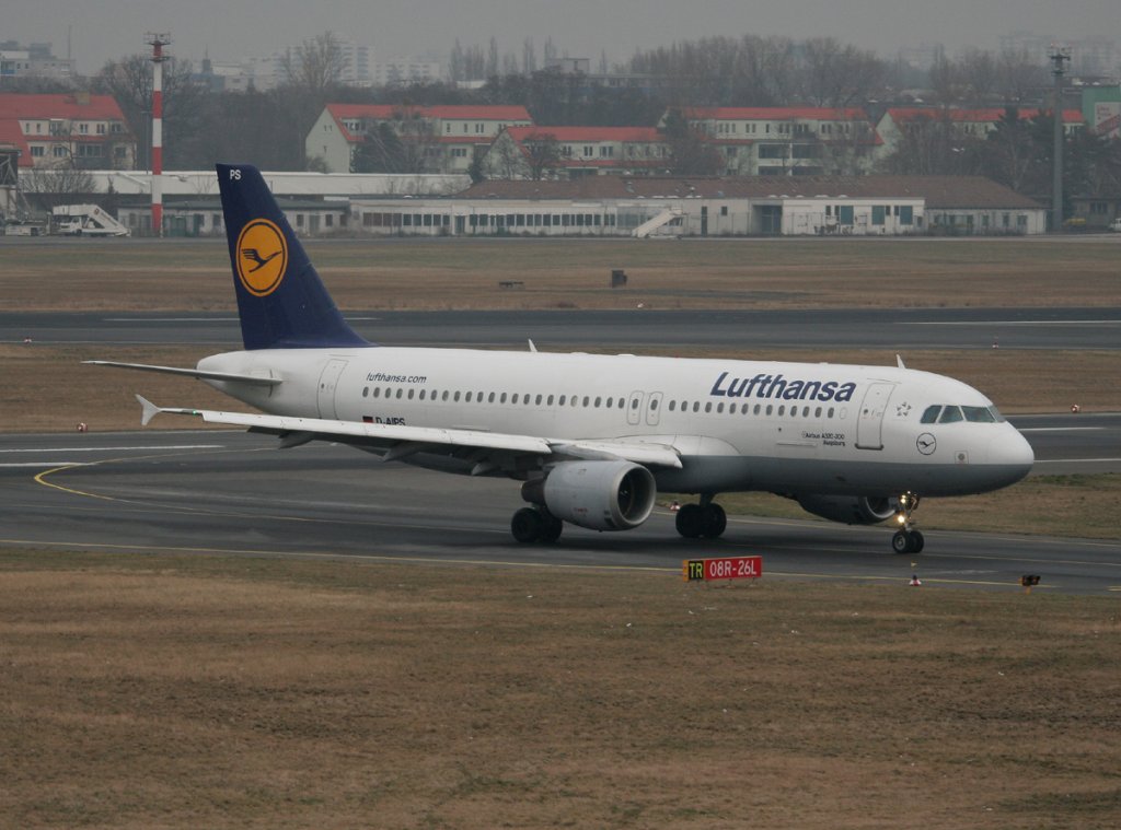Lufthansa A 320-211 D-AIPS  Augsburg  bei der Ankunft in Berlin-Tegel am 27.01.2012