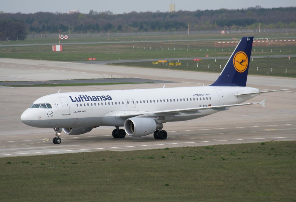 Lufthansa A 320-214 D-AIZA bei der Ankunft in Berlin-Tegel am 24.04.2010