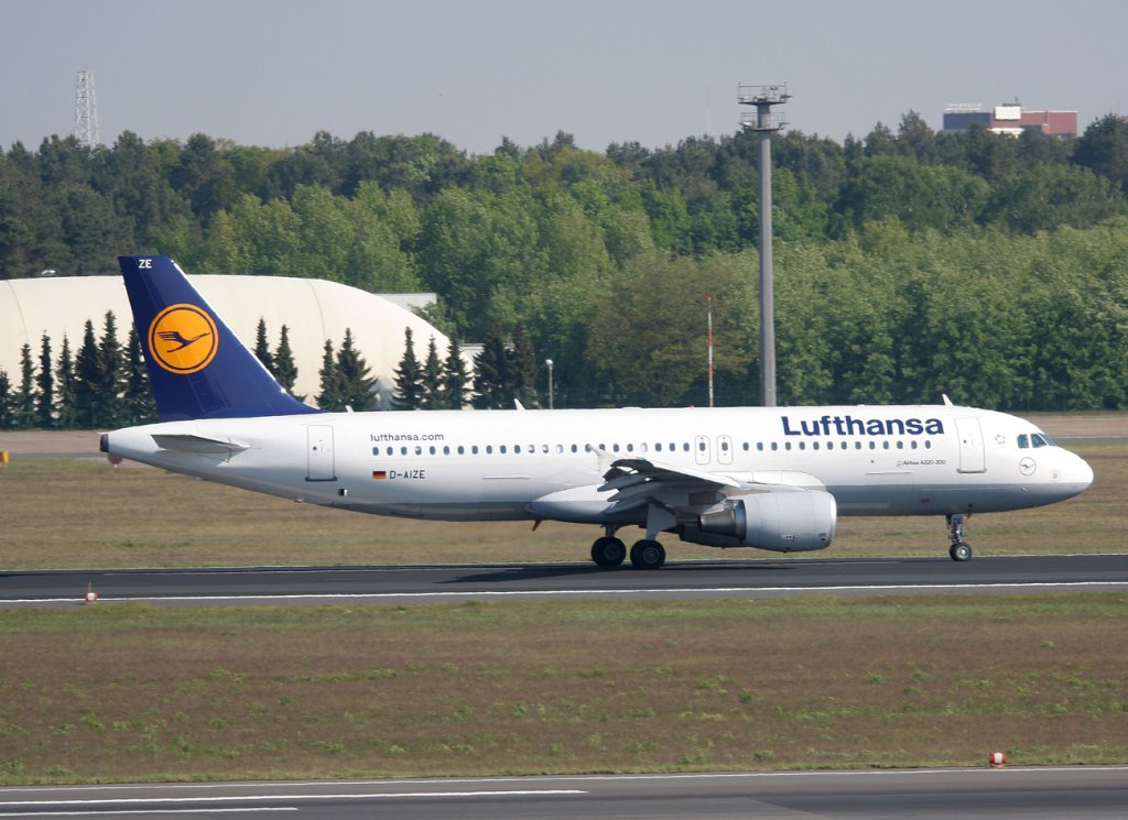 Lufthansa A 320-214 D-AIZE nach der Landung in Berlin-Tegel am 07.05.2011