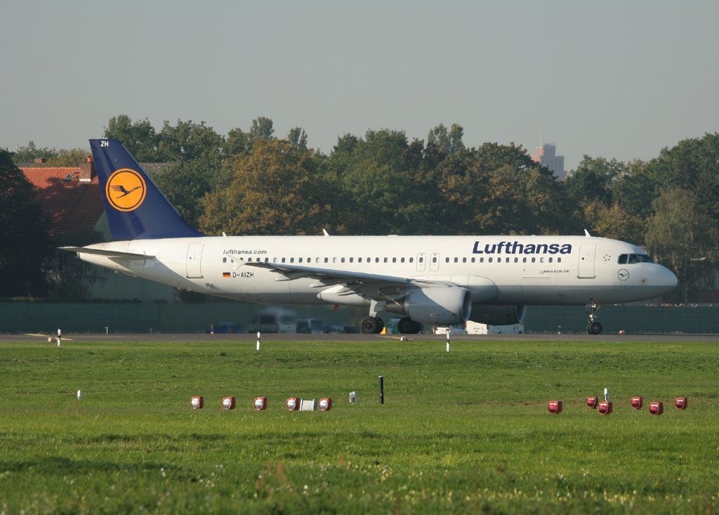 Lufthansa A 320-214 D-AIZH kurz vor dem Start in Berlin-Tegel am 24.09.2011