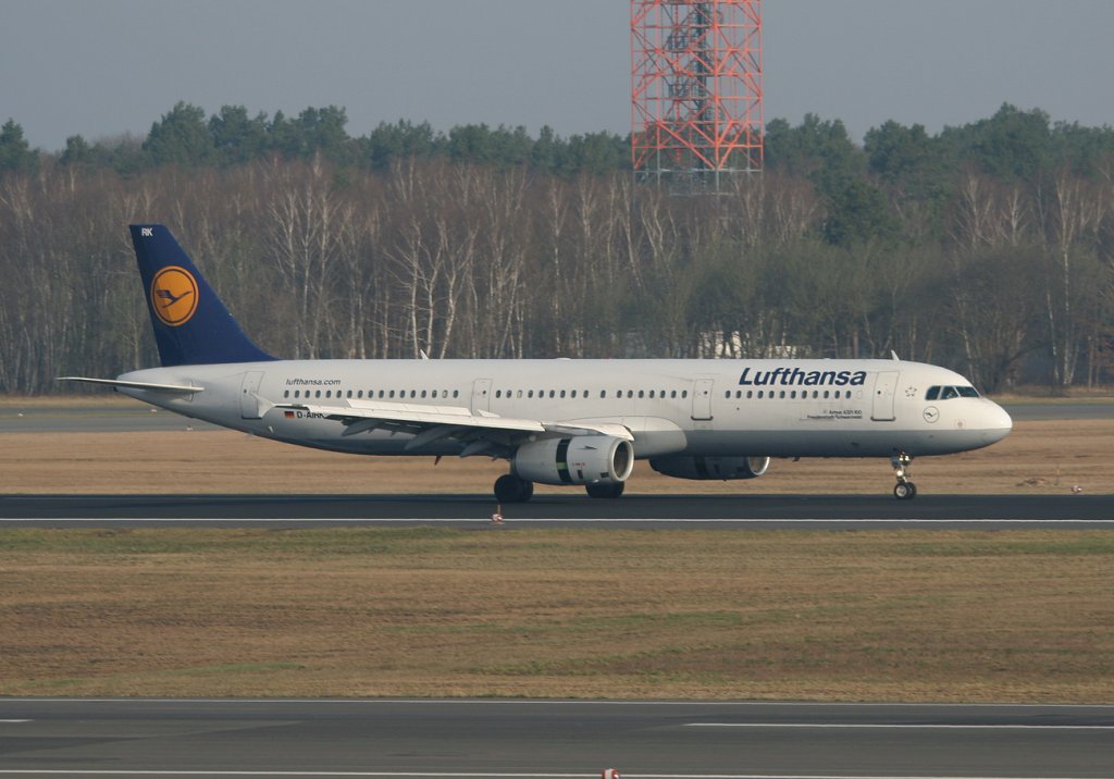 Lufthansa A 321-131 D-AIRK  Freudenstadt/Schwarzwald  nach der Landung in Berlin-Tegel am 03.04.2011