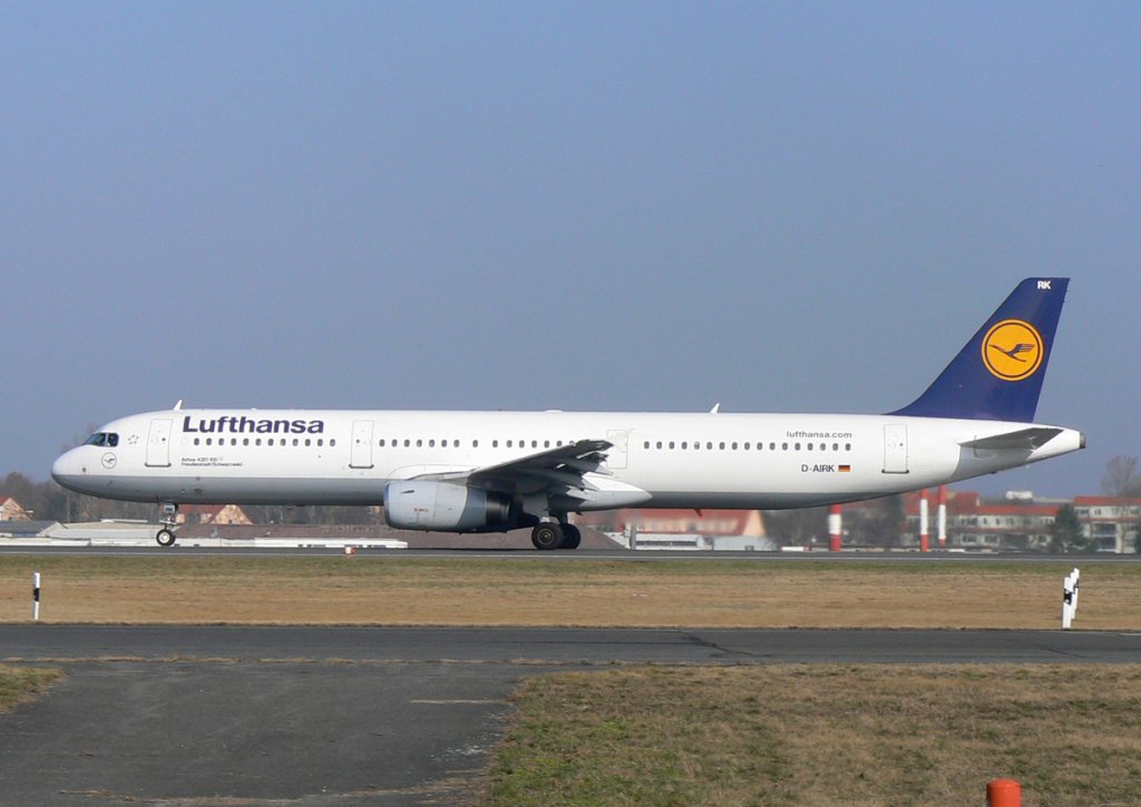 Lufthansa A 321-131 D-AIRK  Freudenstadt/Schwarzwald  beim Start in Berlin-Tegel am 17.03.2012