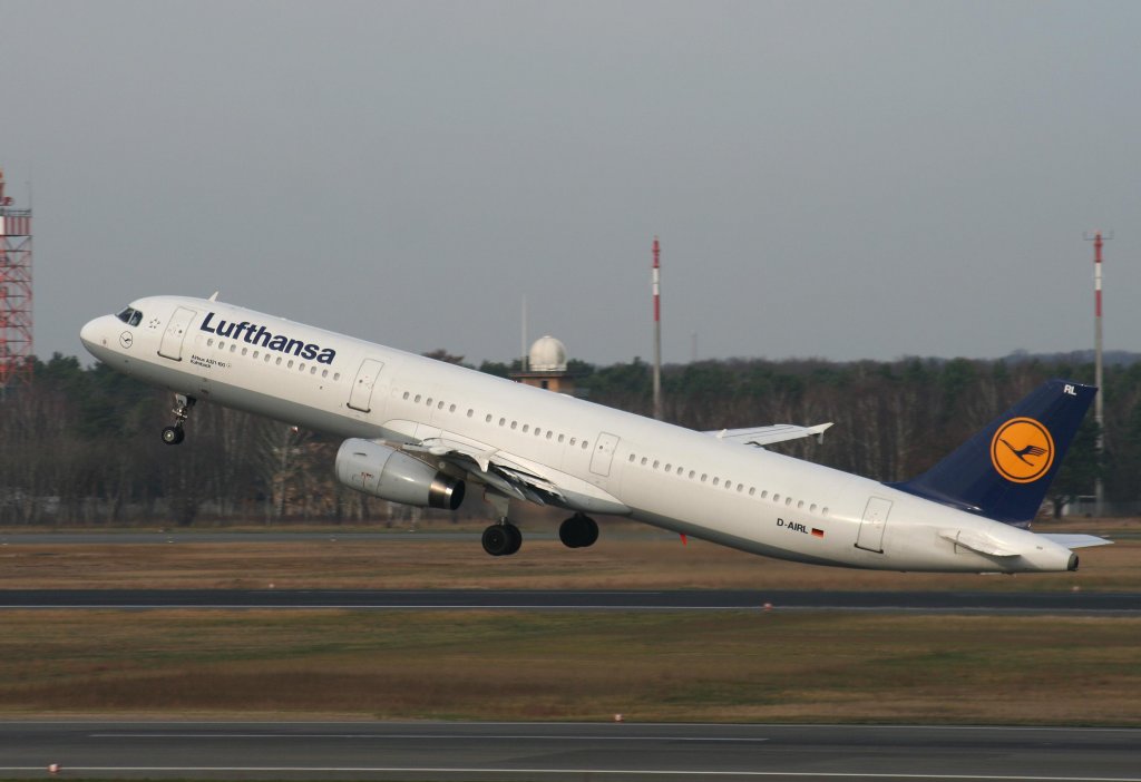 Lufthansa A 321-131 D-AIRL  Kulmbach  beim Start in Berlin-Tegel am 05.12.2009