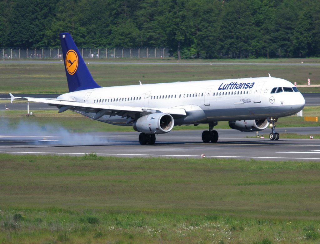 Lufthansa A 321-131 D-AIRN  Kaiserslautern  bei der Landung in Berlin-Tegel am 03.06.2010