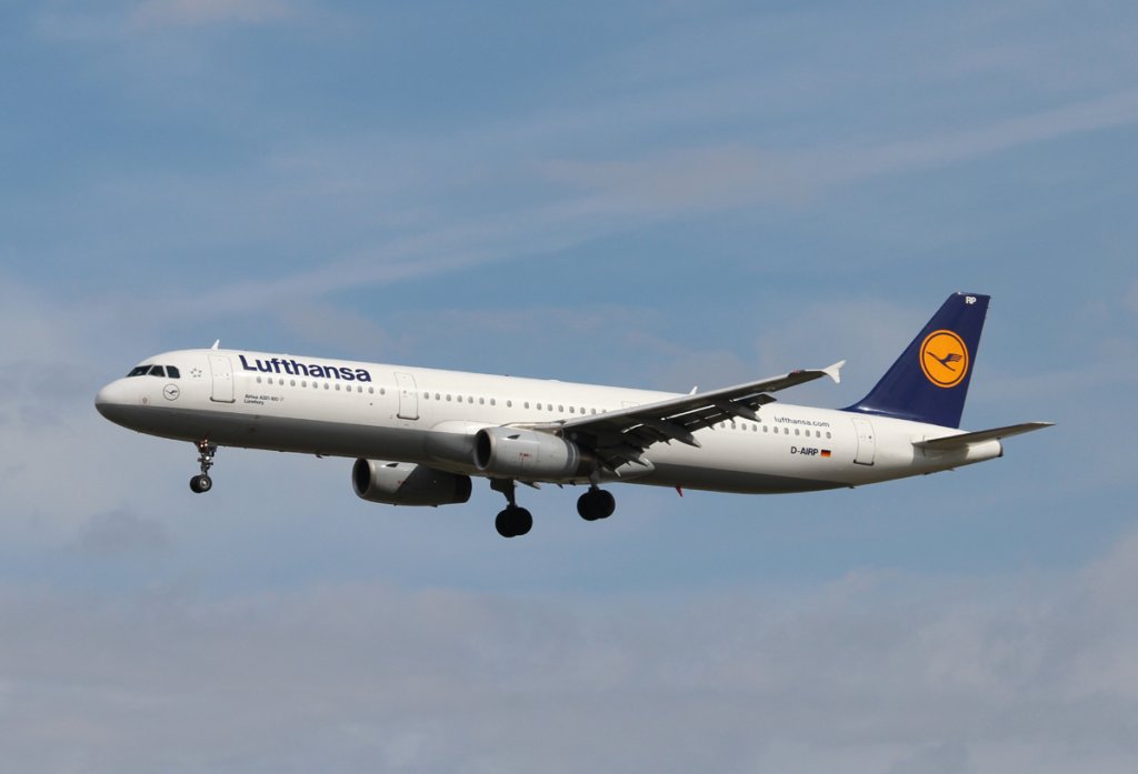Lufthansa A 321-131 D-AIRP  Lneburg  bei der Landung in Frankfurt am Main am 16.08.2012