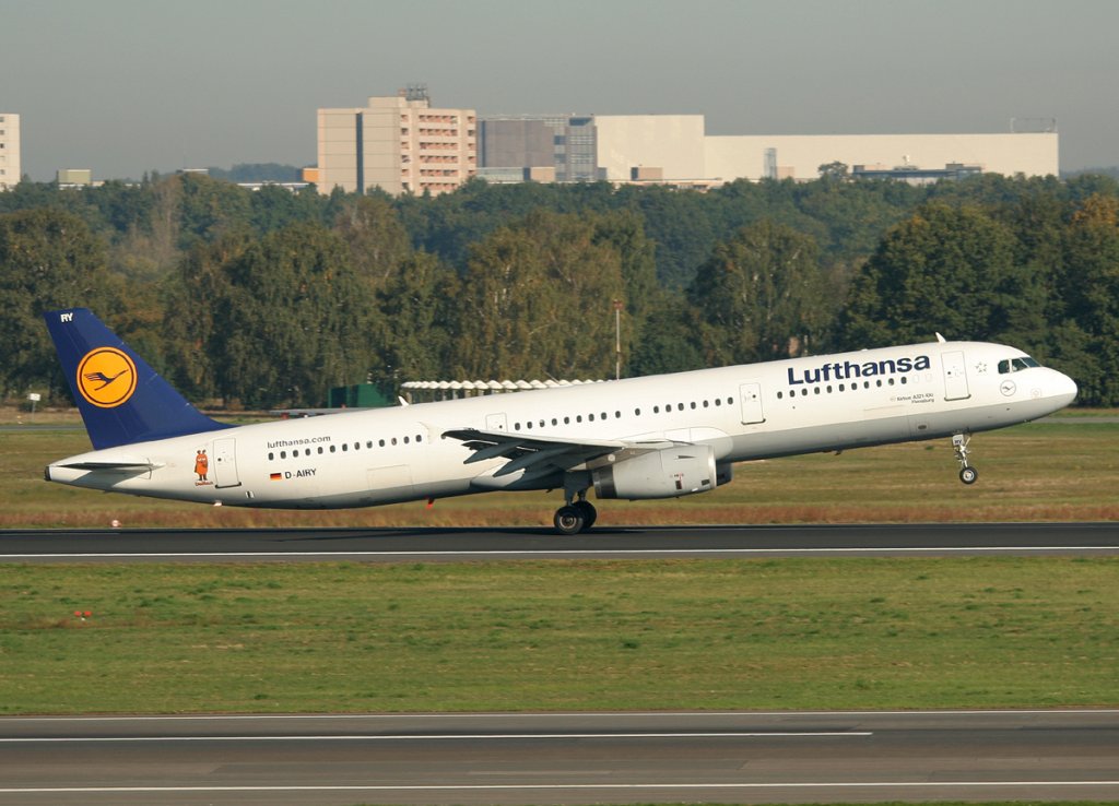 Lufthansa A 321-131 D-AIRY  Flensburg , Die Maus  beim Start in Berlin-Tegel am 01.10.2011