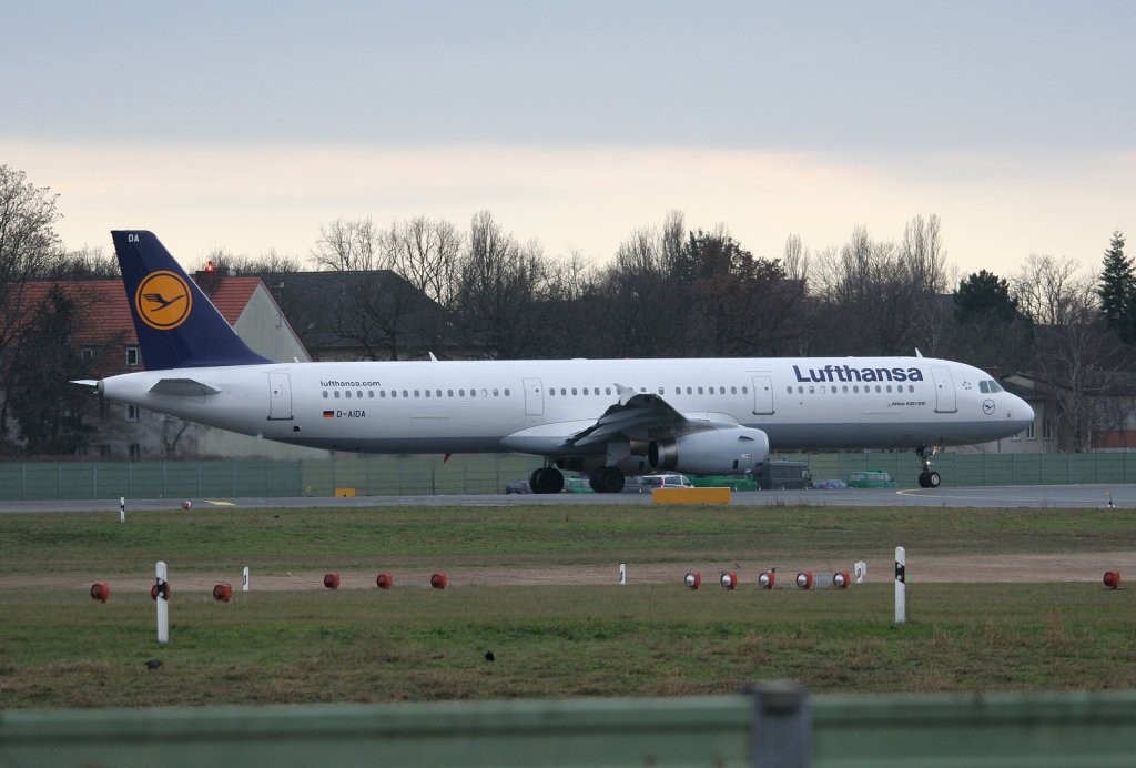 Lufthansa A 321-231 D-AIDA kurz vor dem Start in Berlin-Tegel am 16.01.2011