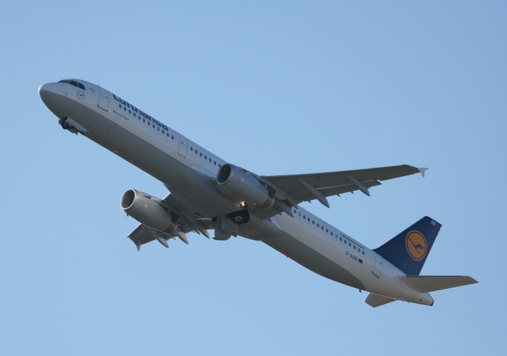 Lufthansa A 321-231 D-AIDD beim Start in Berlin-Tegel am 12.02.2011