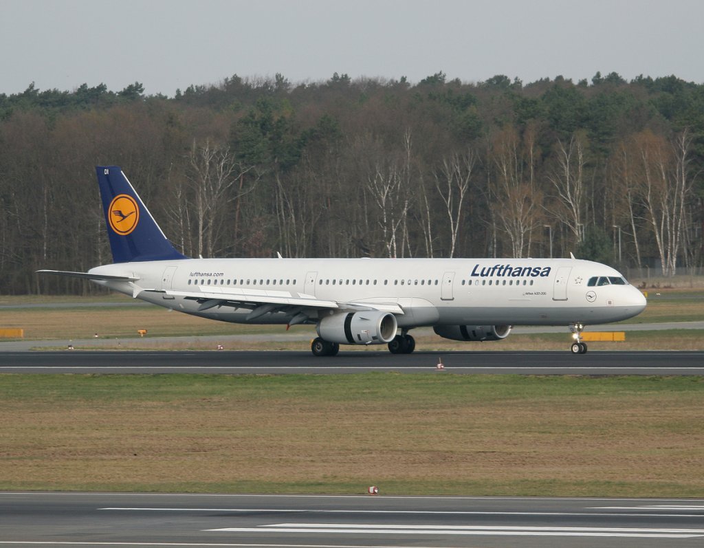 Lufthansa A 321-231 D-AIDI nach der Landung in Berlin-Tegel am 15.04.2012