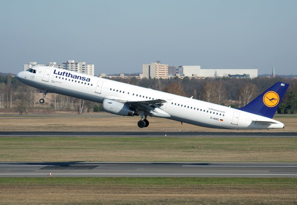 Lufthansa A 321-231 D-AISC  Speyer  beim Start in Berlin-Tegel am 02.04.2010