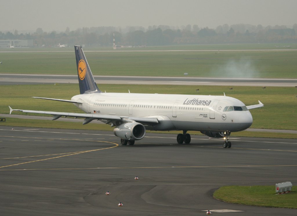 Lufthansa A 321-231 D-AISI  Bergheim  auf dem Weg zum Start in Dsseldorf am 31.10.2011