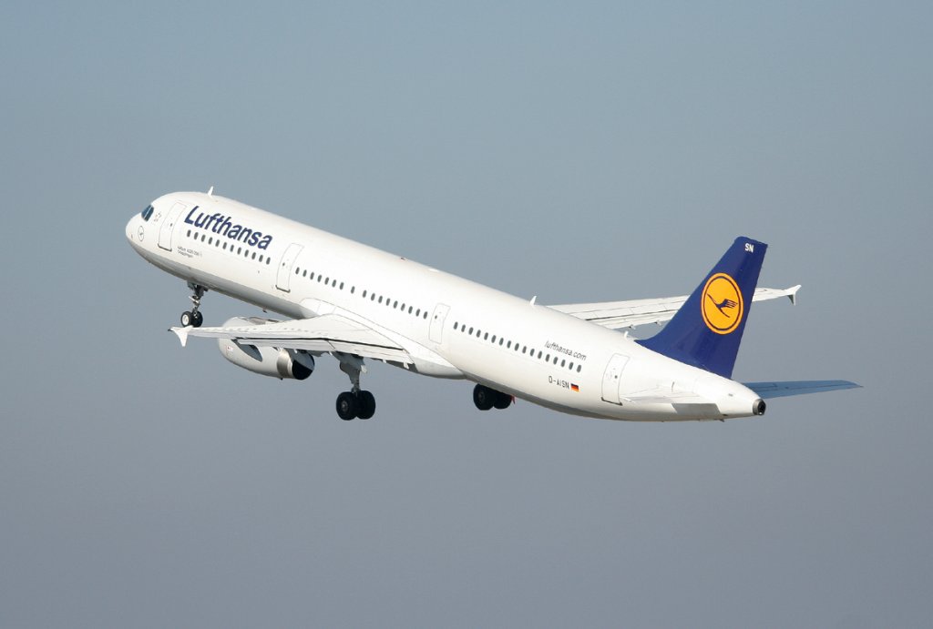 Lufthansa A 321-231 D-AISN  Gppingen  nach dem Start in Berlin-Tegel am 25.03.2012
