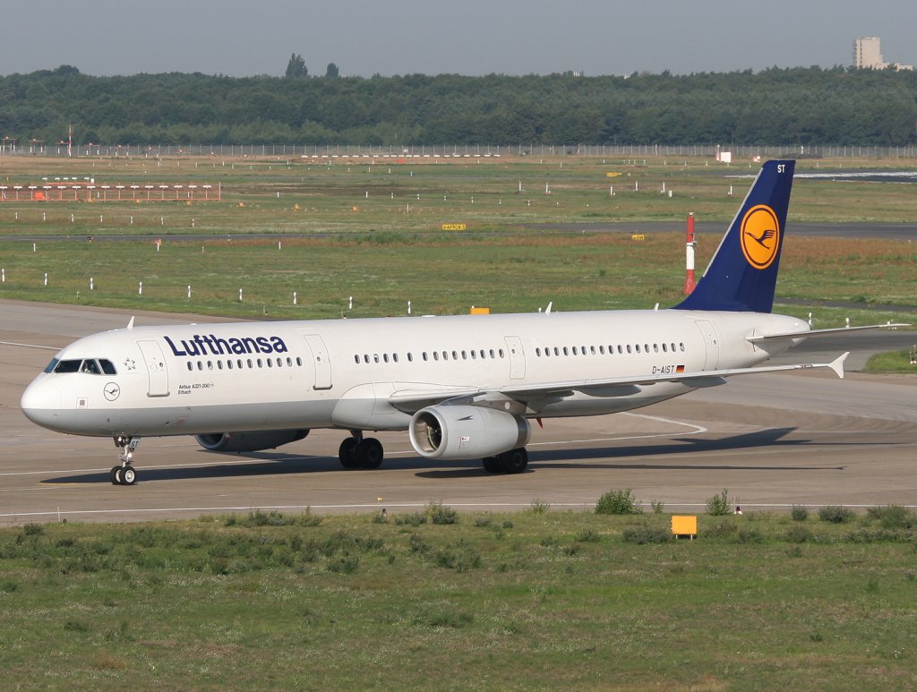 Lufthansa A 321-231 D-AIST  Erbach  bei der Ankunft in Berlin-Tegel am 21.08.2010