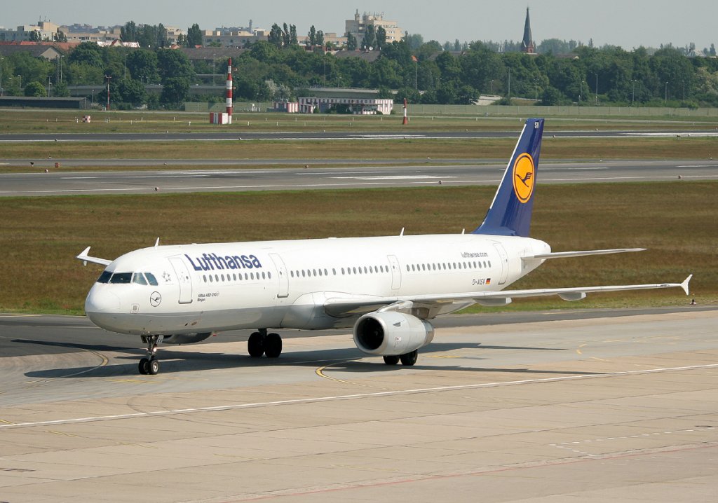 Lufthansa A 321-231 D-AISV  Bingen  bei der Ankunft in Berlin-Tegel am 22.05.2012