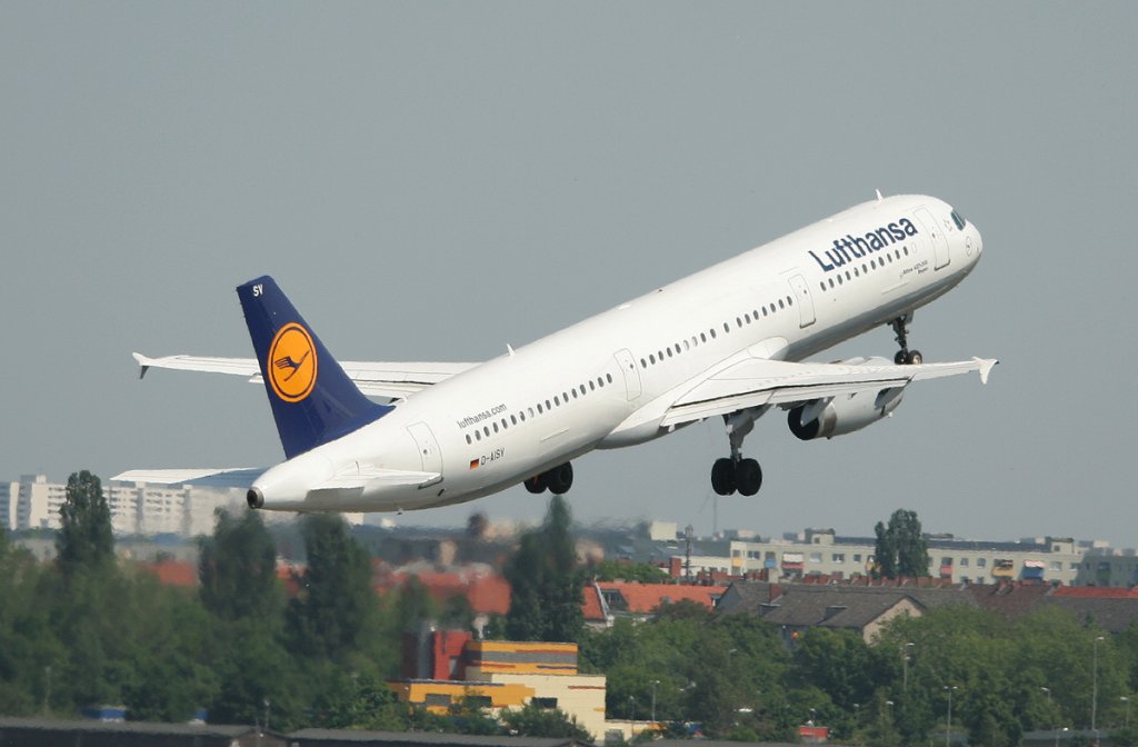 Lufthansa A 321-231 D-AISV  Bingen  beim Start in Berlin-Tegel am 22.05.2012