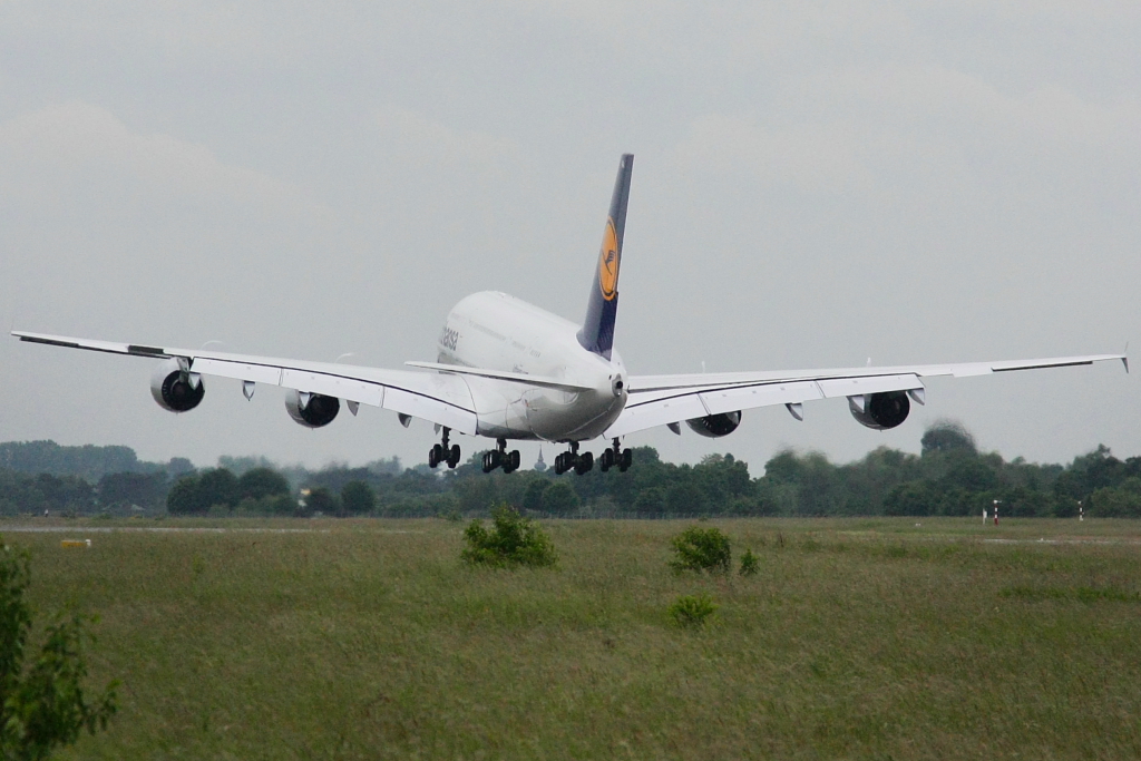 Lufthansa 
Airbus A380-841 
D-AIMA 
Karlsruhe/Baden-Baden 
31.05.10


