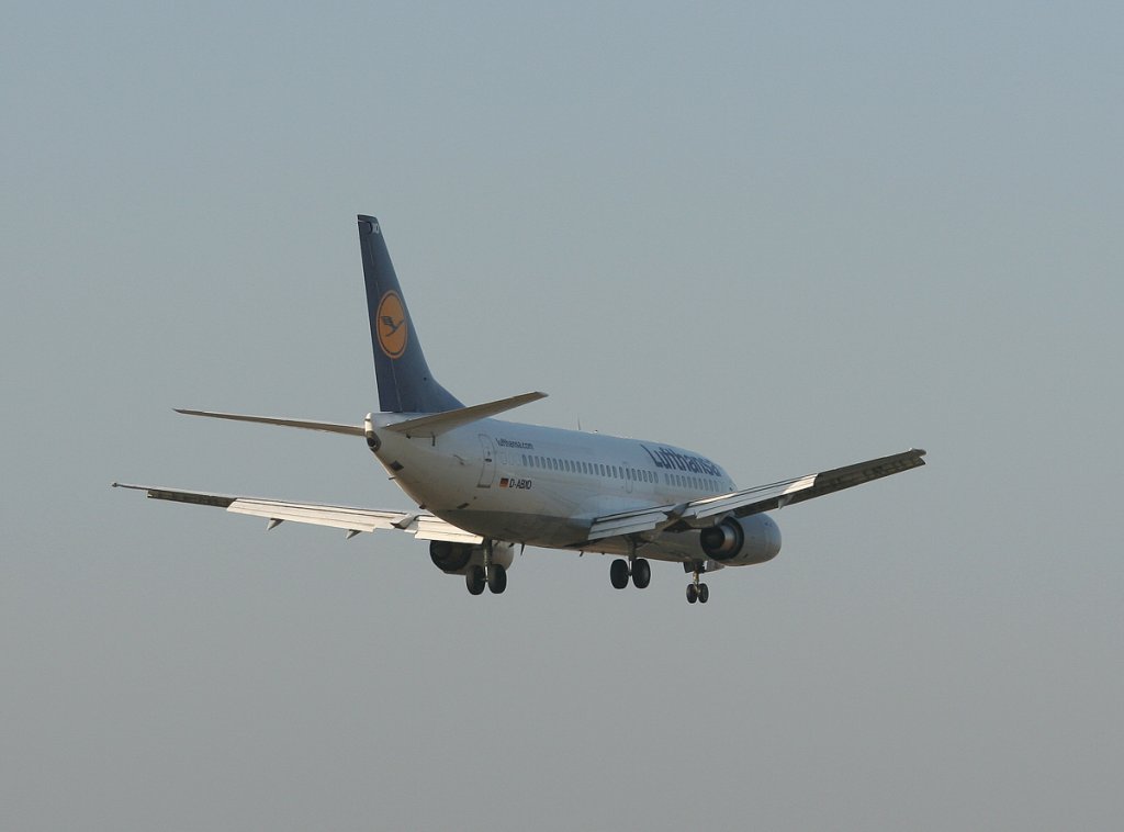 Lufthansa B 737-30 D-ABXO  Schwbisch-Gmnd  kurz vor der Landung in Berlin-Tegel am 17.03.2012