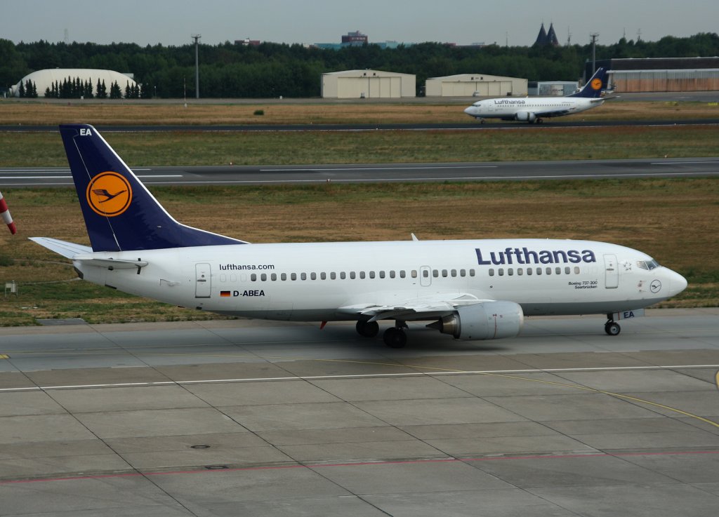 Lufthansa B 737-330 D-ABEA  Saarbrcken  am 31.07.2010 auf dem Flughafen Berlin-Tegel