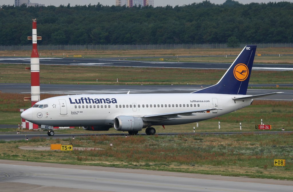 Lufthansa B 737-330 D-ABEC  Karlsruhe  bei der Ankunft in Berlin-Tegel am 31.07.2010